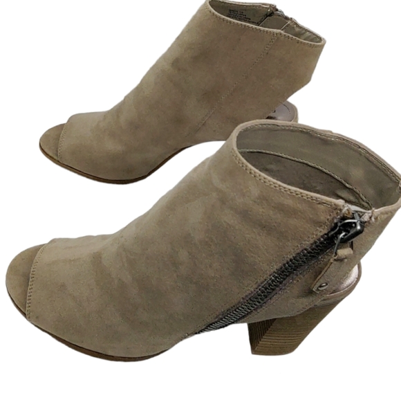 Madden Girl NinAAA Tan Peep-Toe Ankle Boots 3" Heels Outside Zippers Chu… - Picture 4 of 13